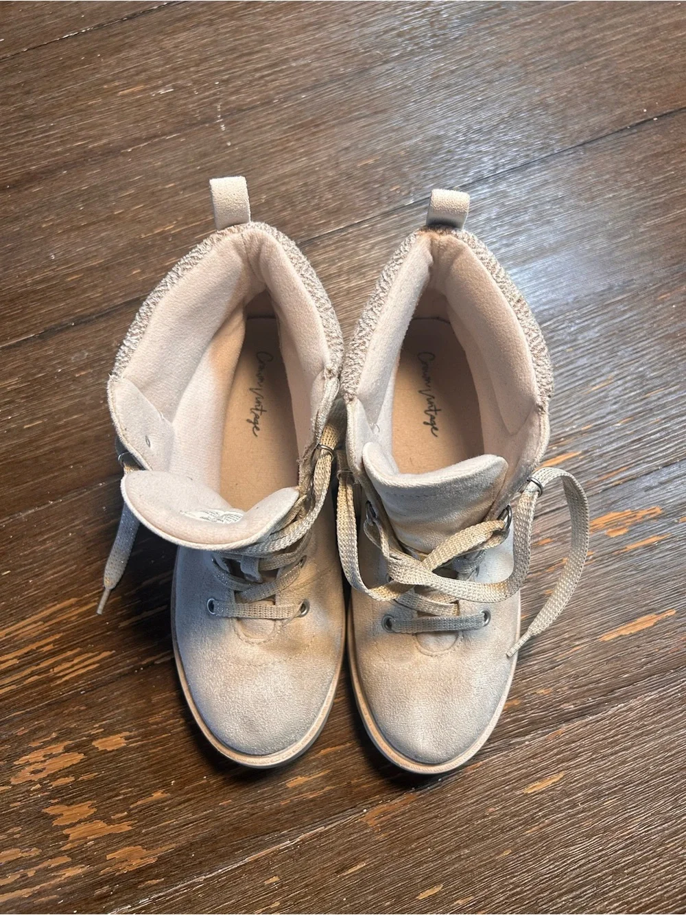 Crown Vintage cute cream